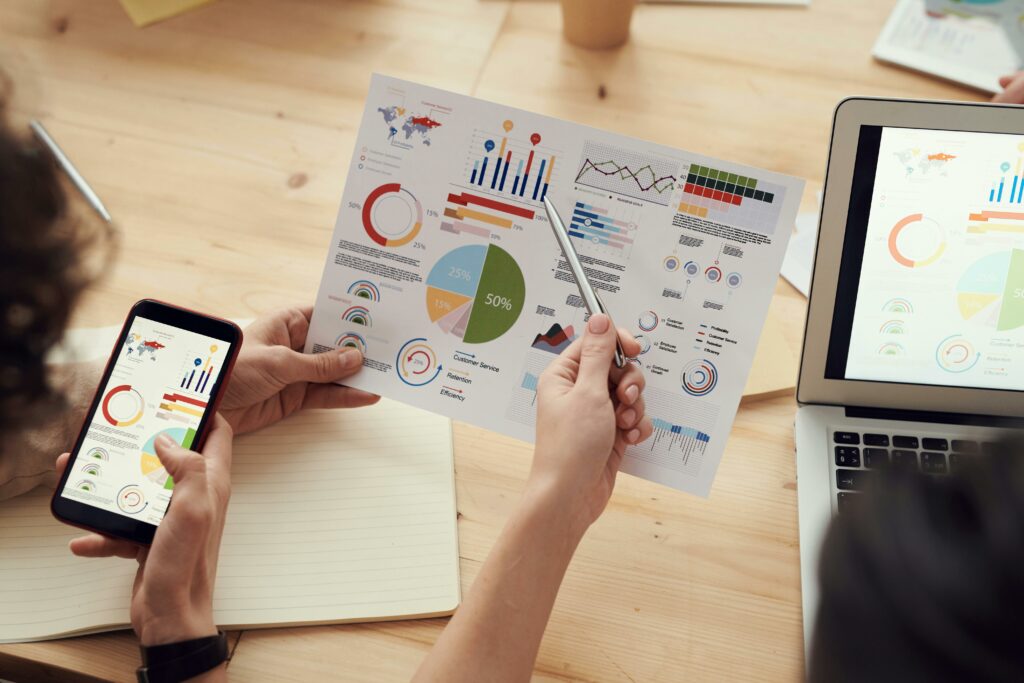 B2B data platforms comparison chart highlighting coverage, accuracy, and precision factors.